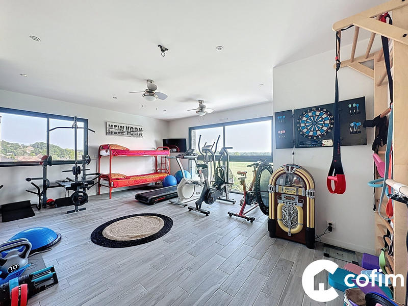 Villa - 316 m² - 8 pièces