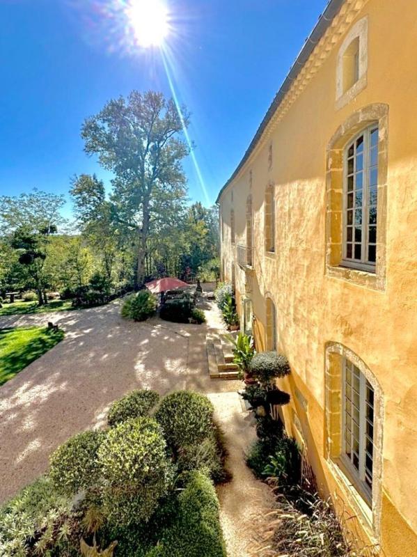 Château - 1 600 m² - 50 pièces