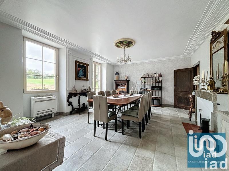 Maison - 261 m² - 6 pièces