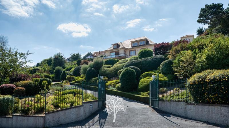 Maison - 278 m² - 7 pièces