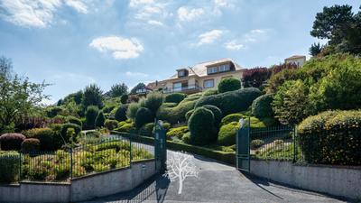 Maison - 278 m² - 7 pièces