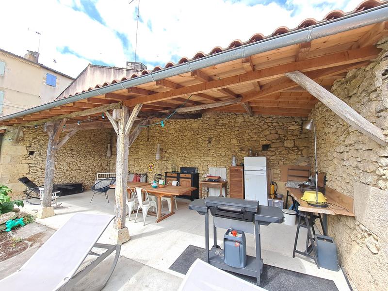 Maison - 230 m² - 6 pièces