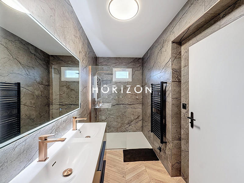 Maison traditionnelle - 82 m² - 4 pièces