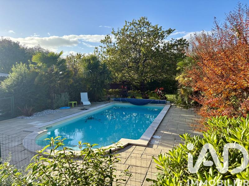 Maison - 166 m² - 8 pièces