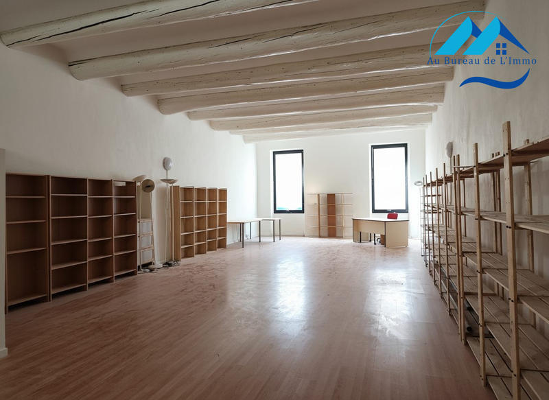 Bureau - 81 m² - 1 pièce