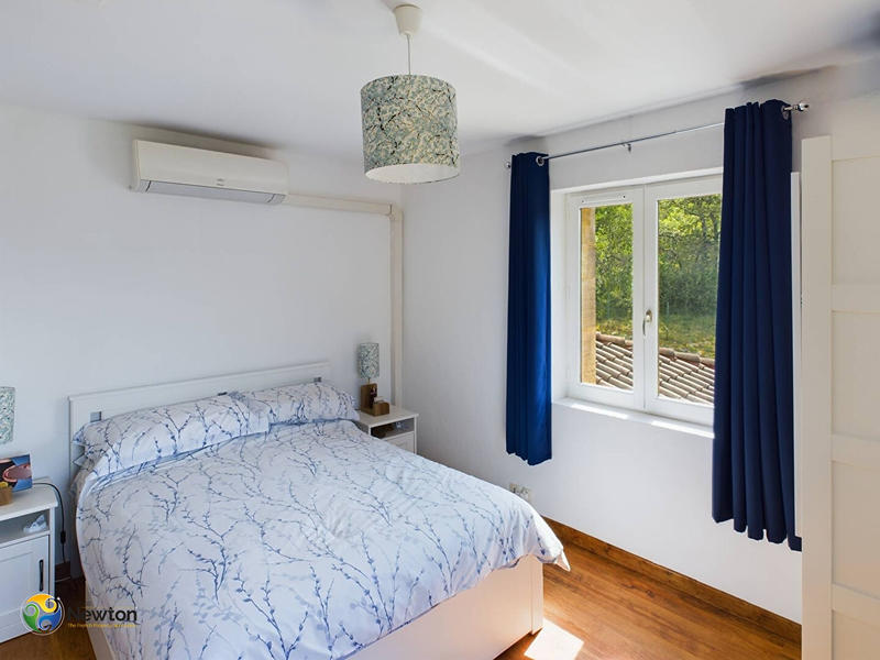 Maison - 202 m² - 5 pièces