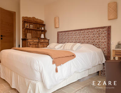 Maison - 384 m² - 10 pièces