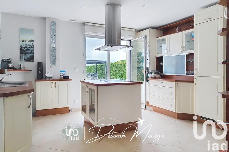 Maison - 195 m² - 8 pièces