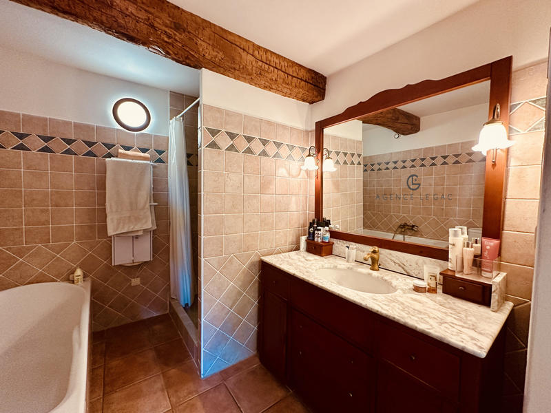 Propriété - 500 m² - 12 pièces