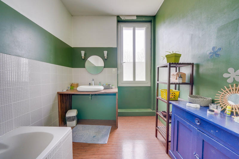 Maison - 330 m² - 10 pièces