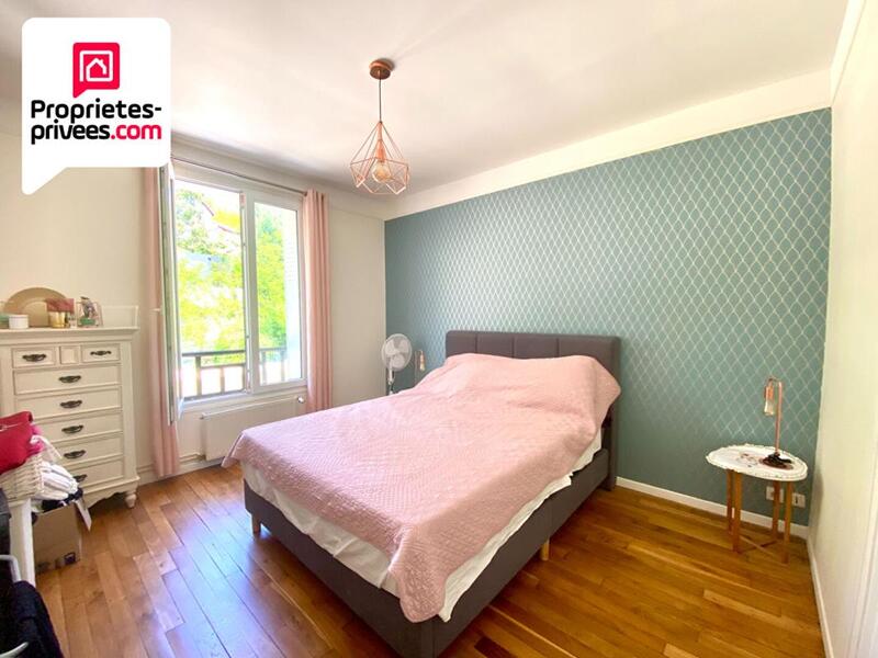 Demeure - 264 m² - 9 pièces