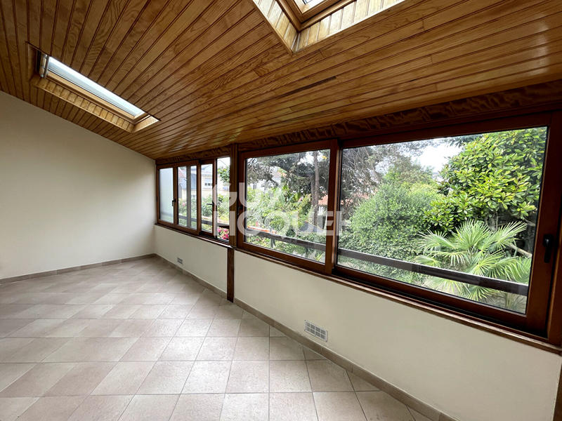 Maison - 195 m² - 10 pièces