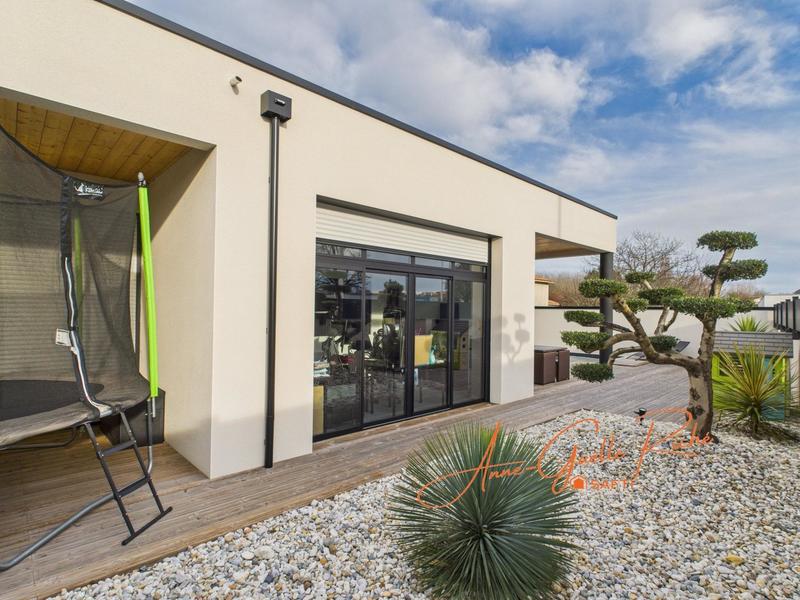 Maison - 210 m² - 6 pièces