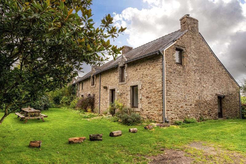 Maison - 303 m² - 12 pièces