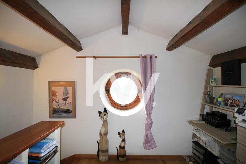 Maison - 230 m² - 6 pièces