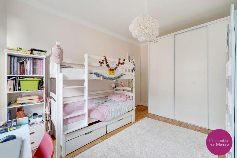 Appartement - 105 m² - 5 pièces