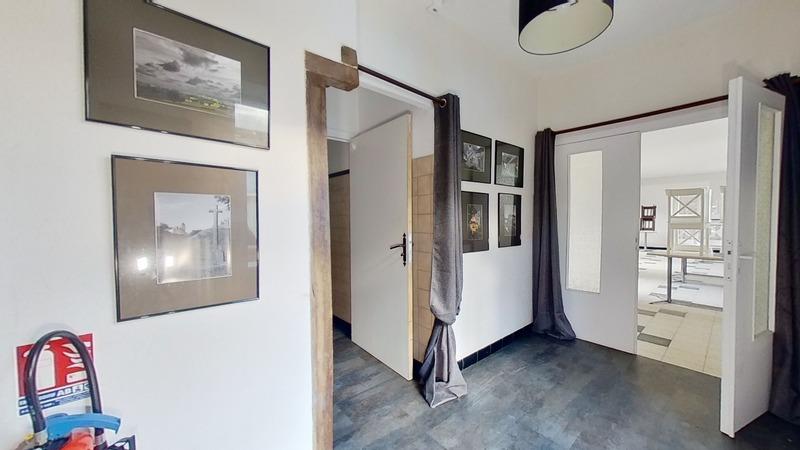 Local commercial - 257 m² - 8 pièces