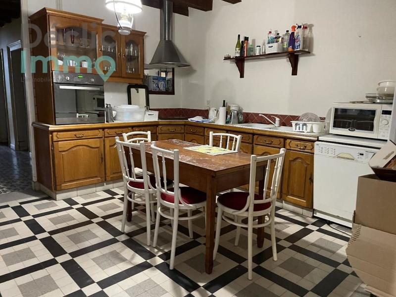 Maison - 270 m² - 8 pièces