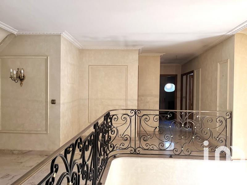 Maison - 334 m² - 9 pièces