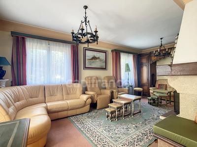 Maison - 212 m² - 7 pièces