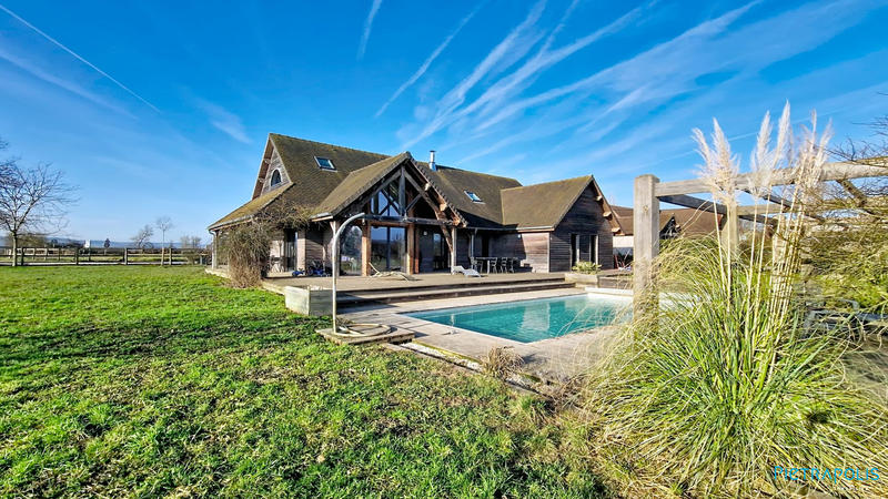 Villa - 239 m² - 7 pièces