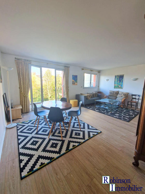 Appartement - 93 m² - 4 pièces