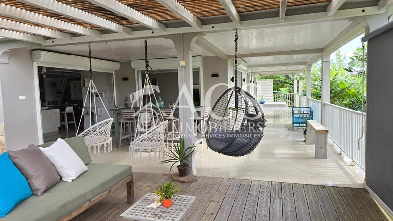 Villa - 278 m² - 8 pièces