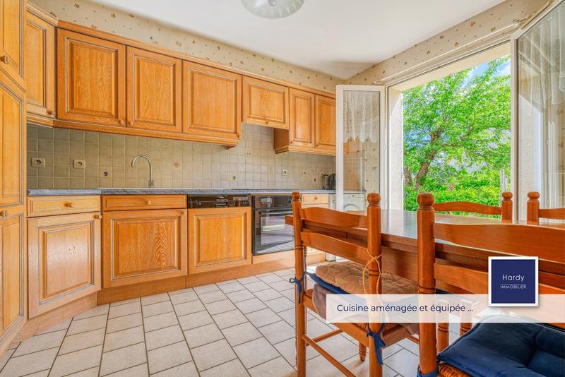 Maison - 137 m² - 7 pièces