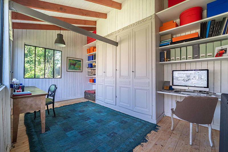 Demeure - 260 m² - 6 pièces