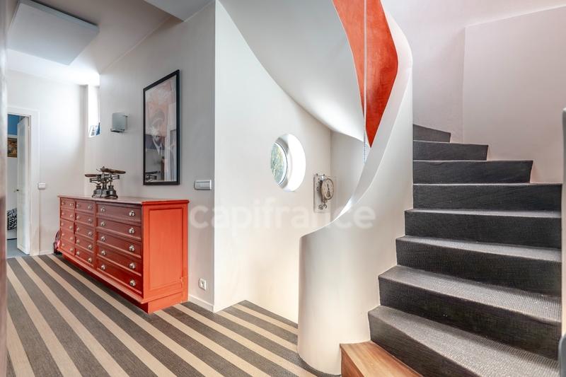 Maison - 262 m² - 8 pièces