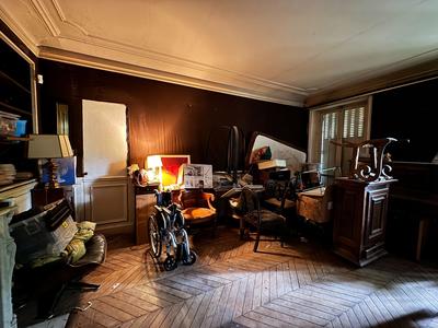 Maison - 270 m² - 11 pièces