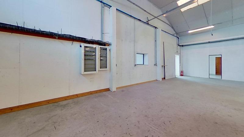 Bureau - 1 560 m² - 18 pièces