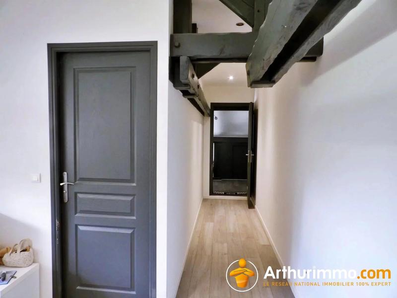 Maison - 220 m² - 8 pièces