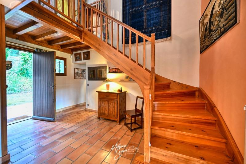 Maison - 250 m² - 10 pièces