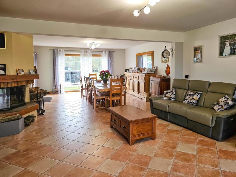 Maison - 276 m² - 8 pièces