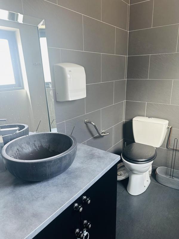 Bureau - 75 m² - 1 pièce