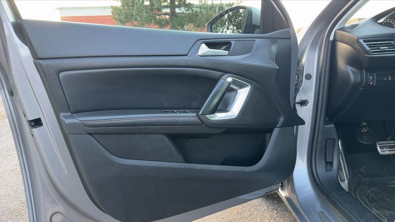 Peugeot 308 1.5 BlueHDi 130 Eat8 Tech Edition