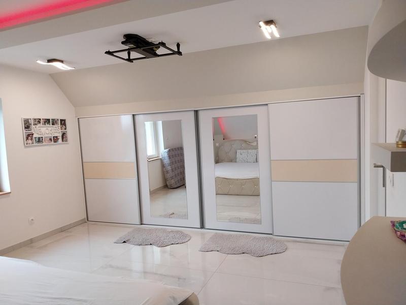 Maison - 220 m² - 10 pièces