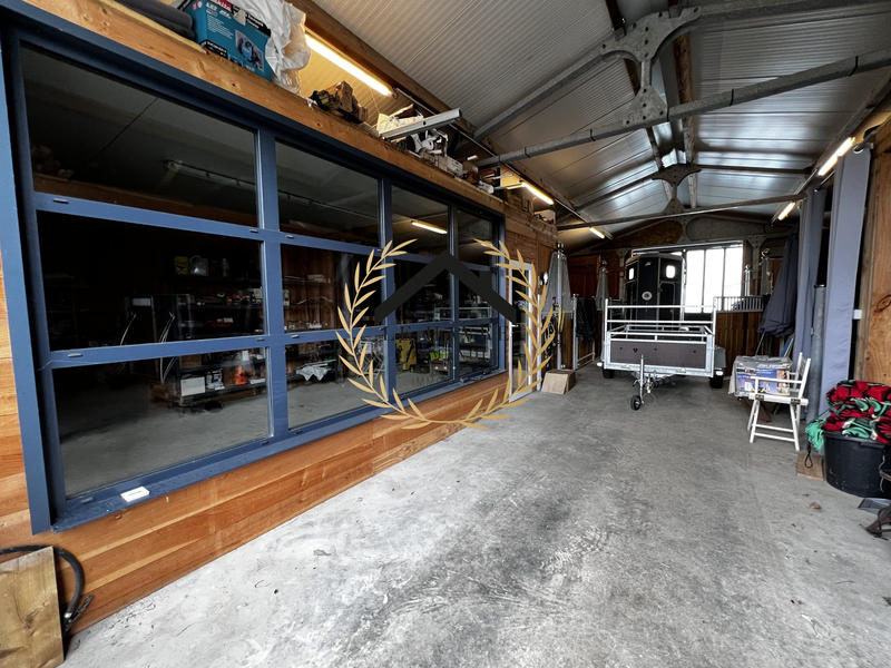 Maison - 297 m² - 8 pièces