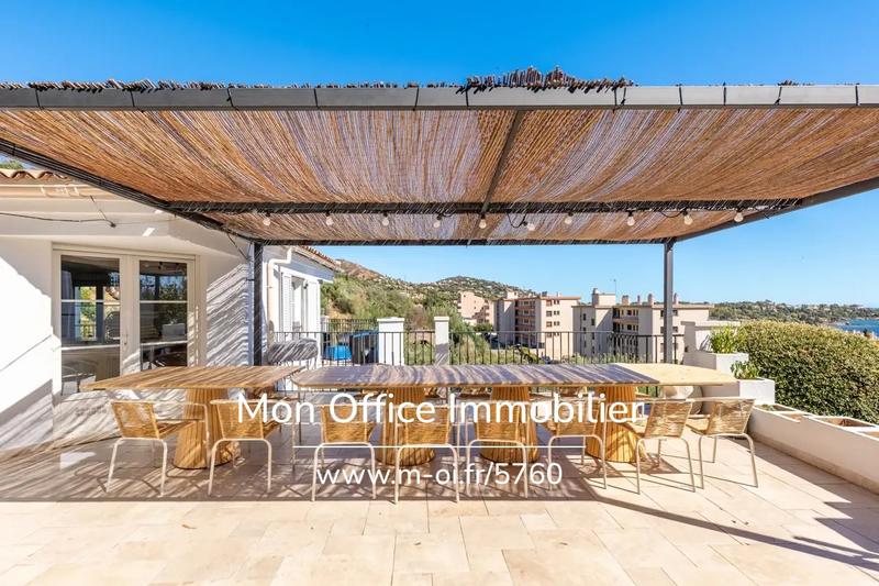 Maison - 230 m² - 8 pièces