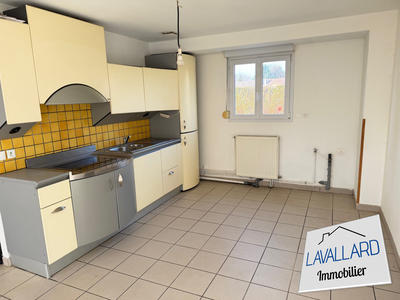 Maison - 92 m² - 6 pièces
