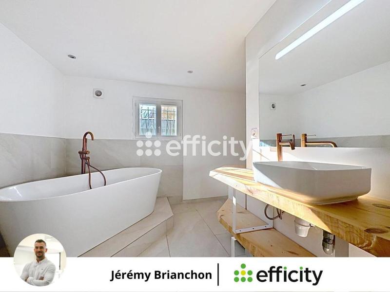 Pavillon - 160 m² - 6 pièces