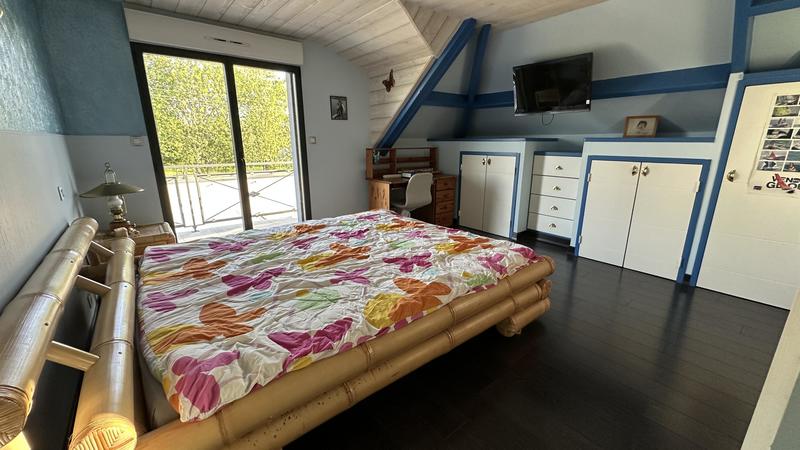 Maison - 270 m² - 10 pièces