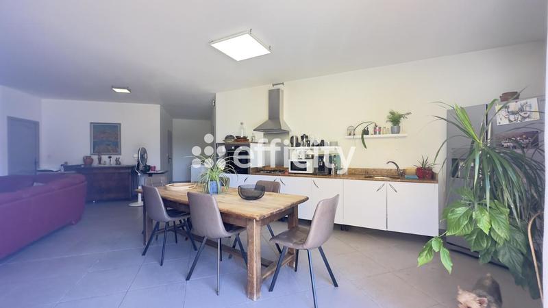 Maison - 461 m² - 10 pièces