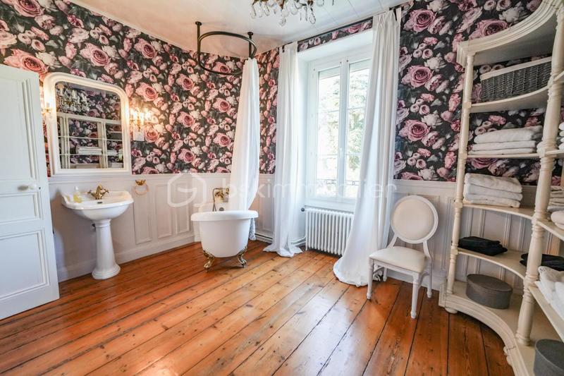 Maison de maîtres - 256 m² - 8 pièces