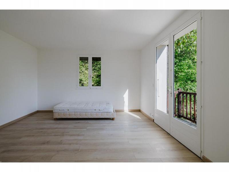 Maison - 239 m² - 7 pièces