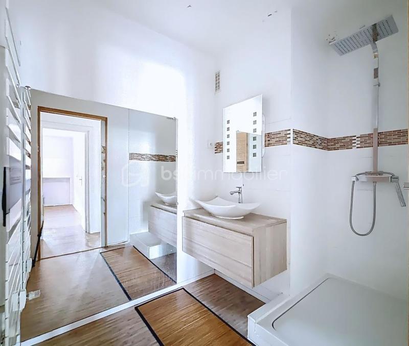 Appartement - 120 m² - 5 pièces