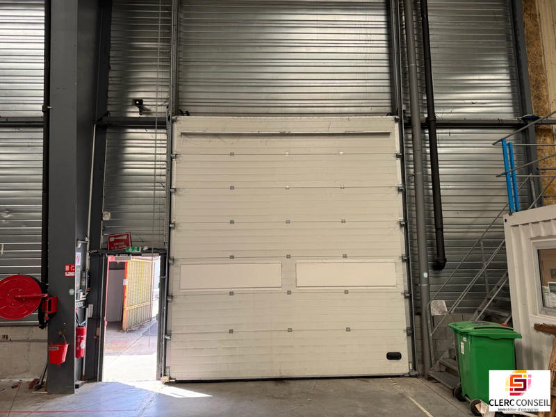 Local d'activités - 2 750 m²