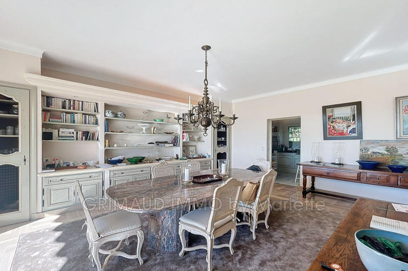 Maison - 336 m² - 9 pièces