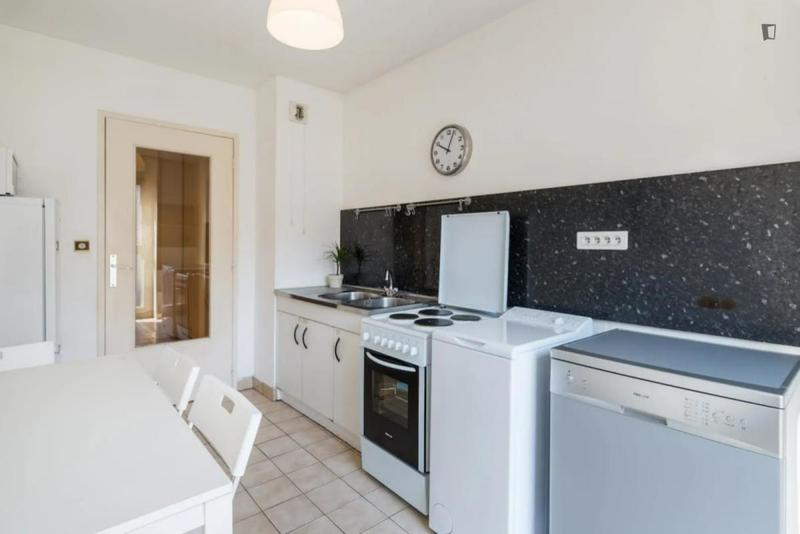 Chambre - 11 m² - 5 pièces